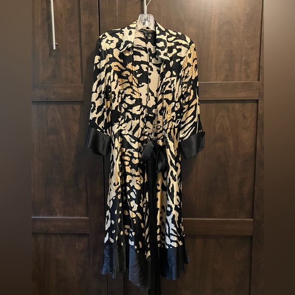 Zara 100% Silk Robe - Picture 1 of 11